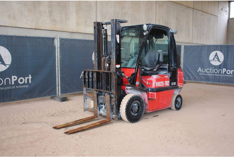 Газовый погрузчик Nissan 25: фото 8 Газовый погрузчик Nissan 25: фото 8