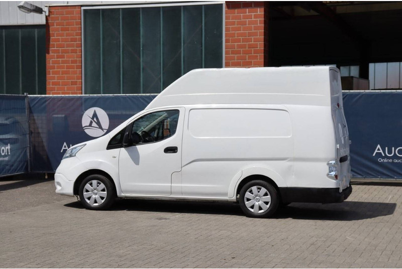 Nissan NV200 - Цельнометаллический фургон, Электрический фургон: фото 3 Nissan NV200 - Цельнометаллический фургон, Электрический фургон: фото 3