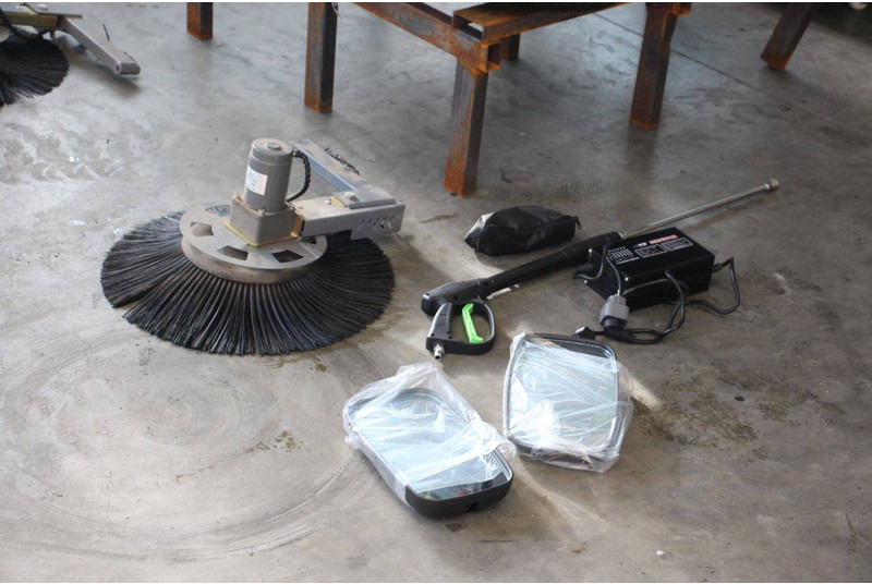 Новый Подметально-уборочная машина Onbekend D19: фото 9 Новый Подметально-уборочная машина Onbekend D19: фото 9