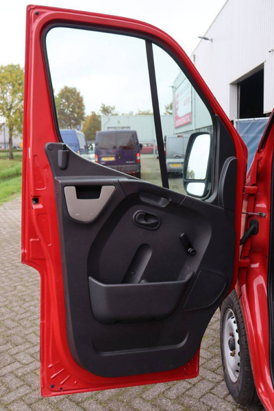 Цельнометаллический фургон Renault Master: фото 19