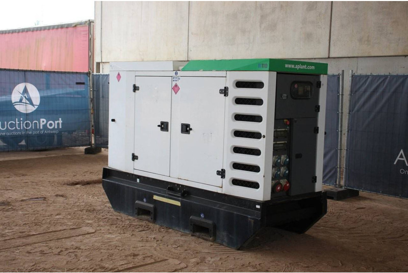 SDMO R110C3 - Электрогенератор: фото 3 SDMO R110C3 - Электрогенератор: фото 3