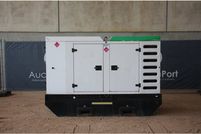 SDMO R110C3 - Электрогенератор: фото 2 SDMO R110C3 - Электрогенератор: фото 2