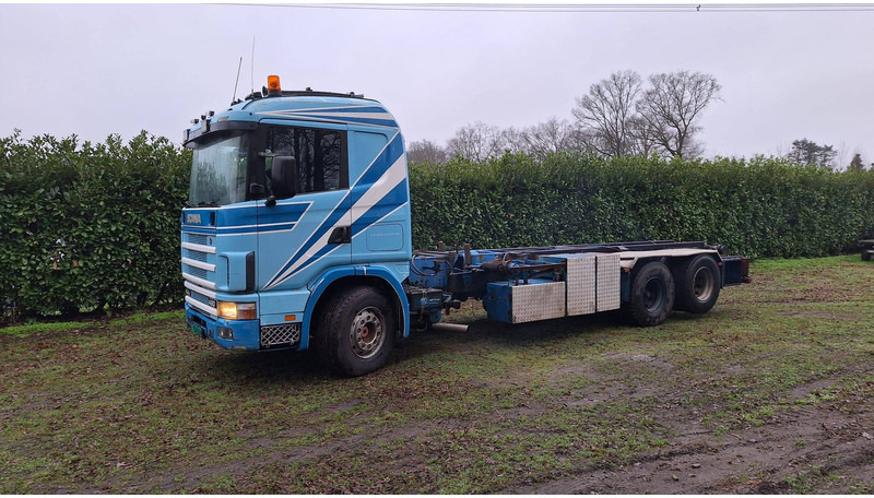 Scania 144 460 V8 - Грузовик-контейнеровоз/ Сменный кузов: фото 2 Scania 144 460 V8 - Грузовик-контейнеровоз/ Сменный кузов: фото 2