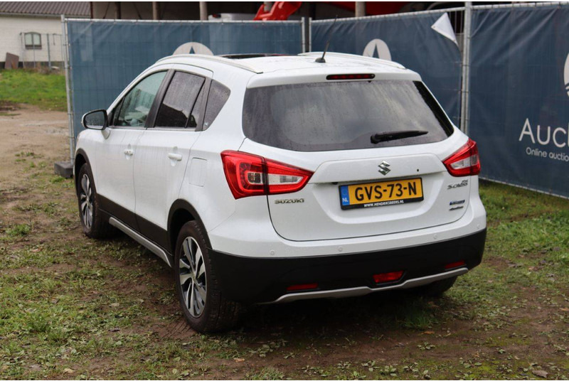 Suzuki SX4 - Седан: фото 4 Suzuki SX4 - Седан: фото 4