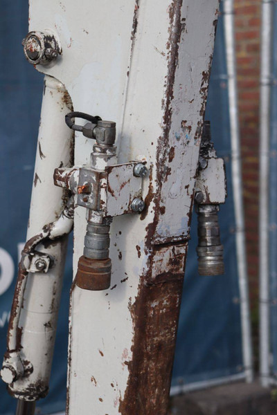 Гусеничный экскаватор Takeuchi TB016: фото 14 Гусеничный экскаватор Takeuchi TB016: фото 14