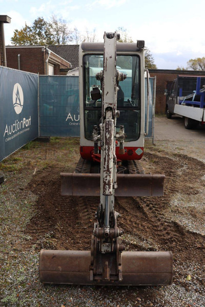 Гусеничный экскаватор Takeuchi TB016: фото 8 Гусеничный экскаватор Takeuchi TB016: фото 8