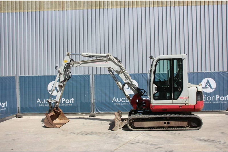 Takeuchi TB145 - Гусеничный экскаватор: фото 2 Takeuchi TB145 - Гусеничный экскаватор: фото 2