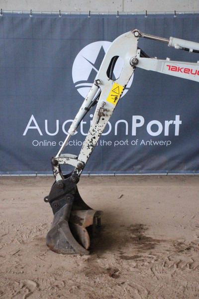 Мини-экскаватор Takeuchi TB216: фото 10 Мини-экскаватор Takeuchi TB216: фото 10