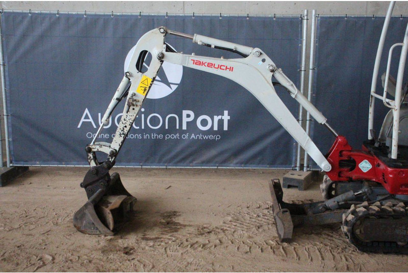 Мини-экскаватор Takeuchi TB216: фото 9 Мини-экскаватор Takeuchi TB216: фото 9