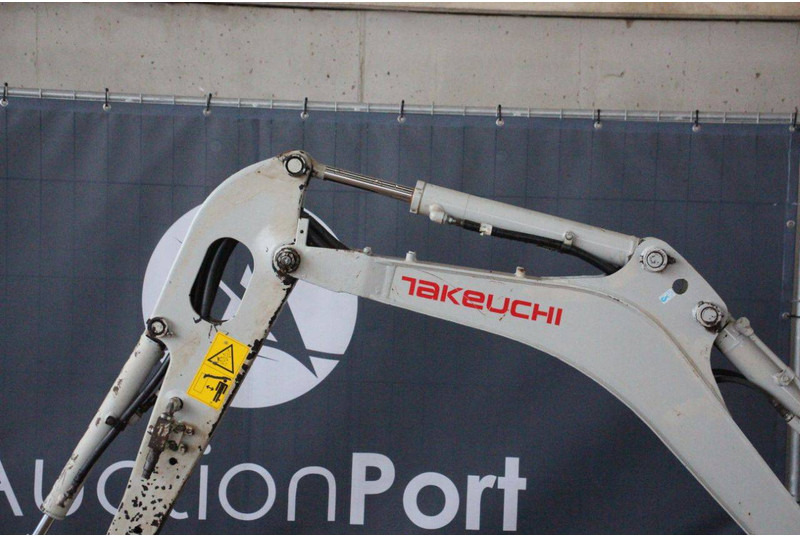 Мини-экскаватор Takeuchi TB216: фото 11 Мини-экскаватор Takeuchi TB216: фото 11