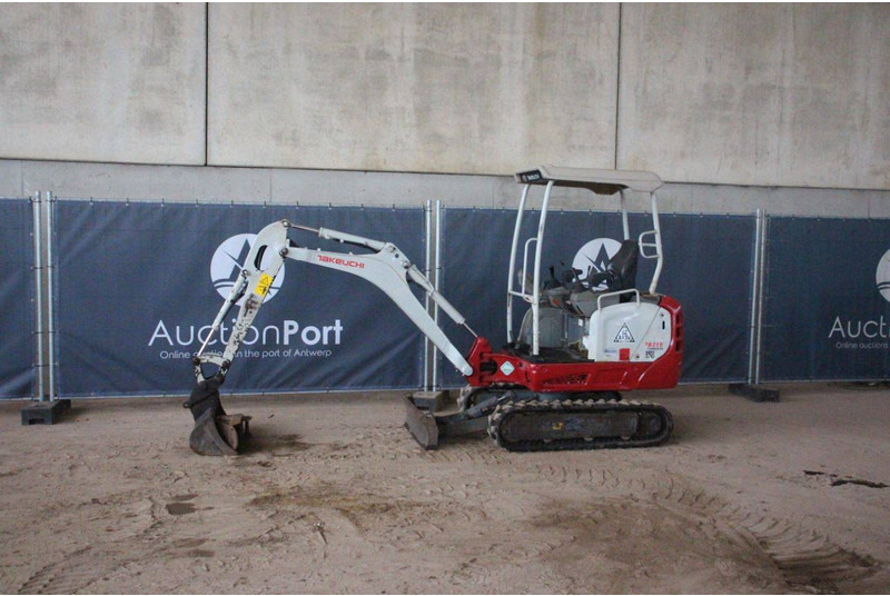 Takeuchi TB216 - Мини-экскаватор: фото 1 Takeuchi TB216 - Мини-экскаватор: фото 1