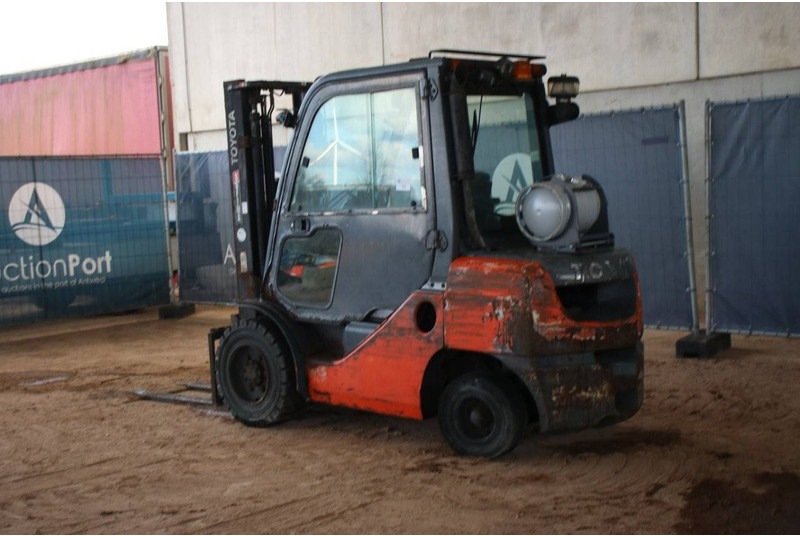 Toyota 06686GF30 - Газовый погрузчик: фото 3 Toyota 06686GF30 - Газовый погрузчик: фото 3