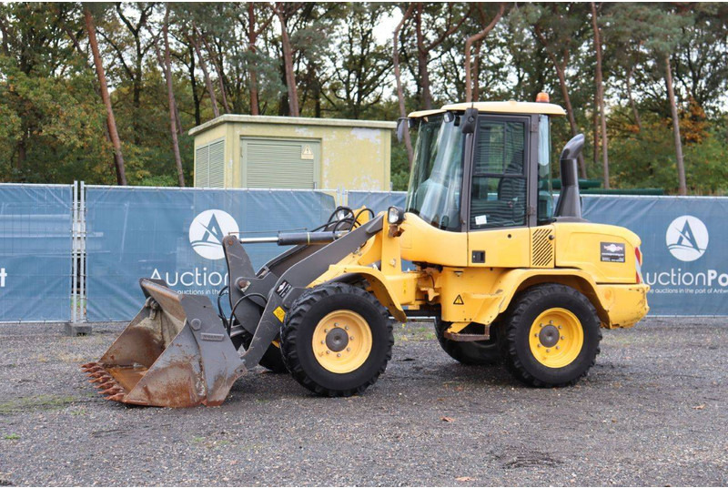 Volvo L30G - Колёсный погрузчик: фото 1 Volvo L30G - Колёсный погрузчик: фото 1