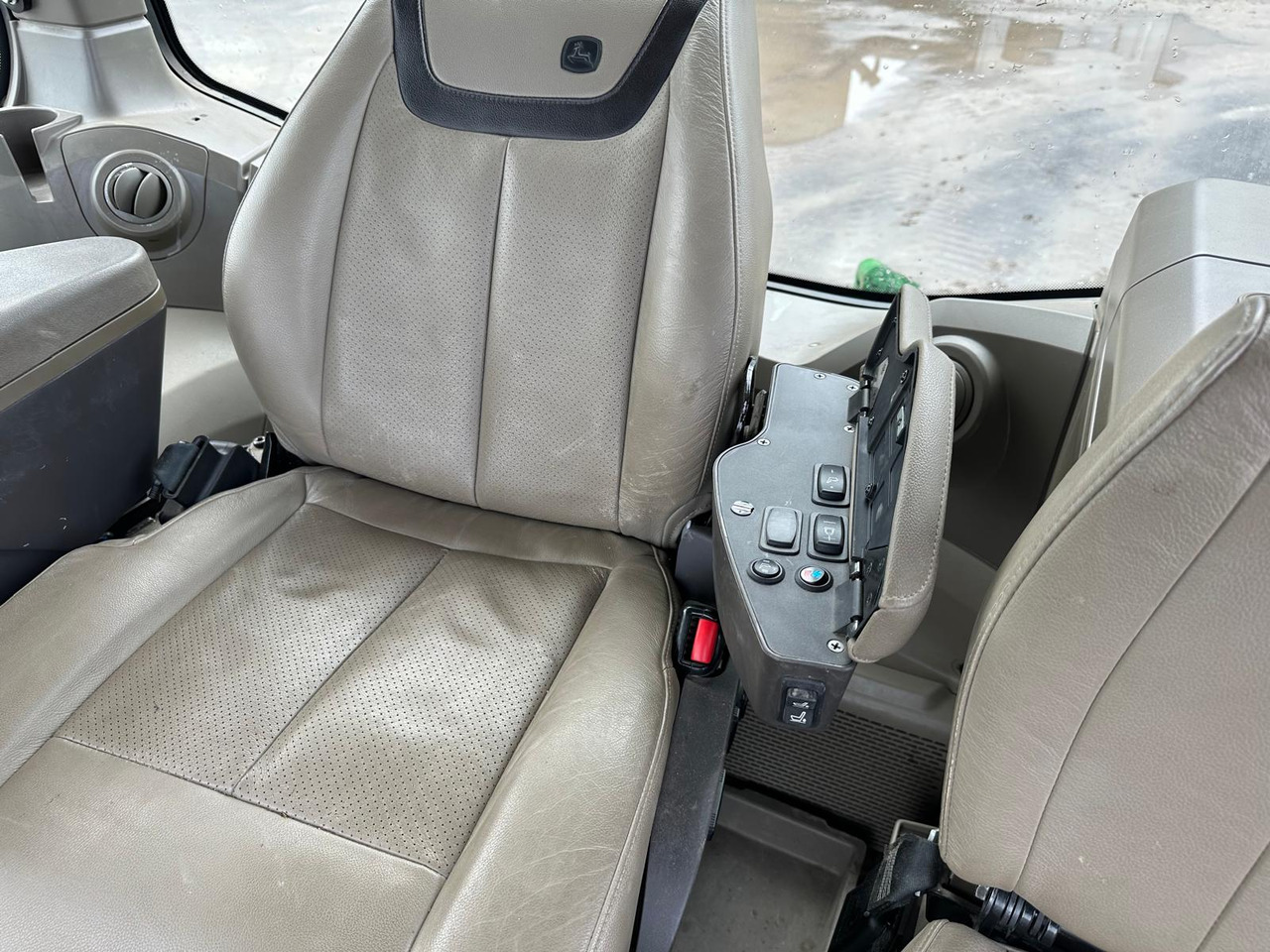 Гусеничный трактор JOHN DEERE 8RX 410 Signature Edition: фото 15