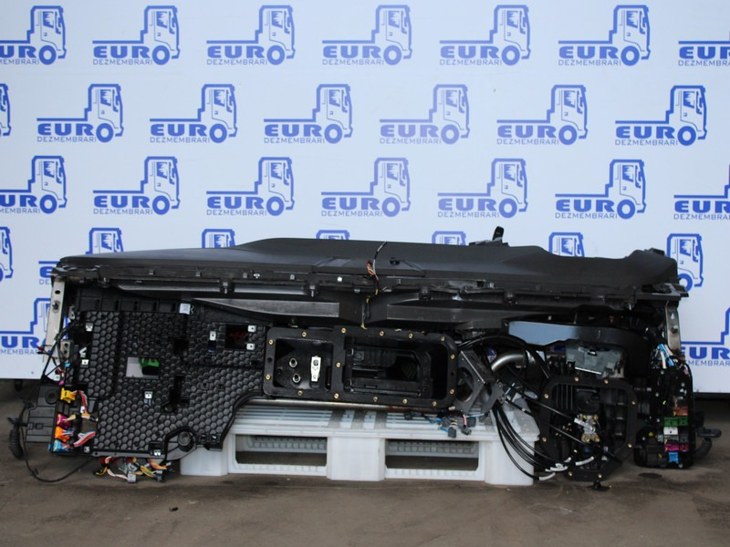 BORD INFERIOR COMPLET DAF XF XG 2307240, 2277114, 2319976, 2323030, 4800030640, 2335494, 2239143, 2130616, 2319977, 2339588, 2302818, 2295577 - Кабина и интерьер для Грузовиков: фото 2 BORD INFERIOR COMPLET DAF XF XG 2307240, 2277114, 2319976, 2323030, 4800030640, 2335494, 2239143, 2130616, 2319977, 2339588, 2302818, 2295577 - Кабина и интерьер для Грузовиков: фото 2