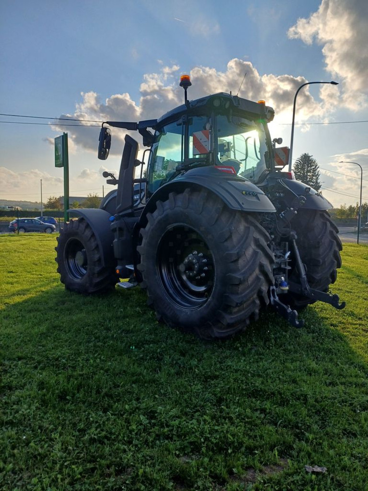 Valtra Q245 - Трактор: фото 5 Valtra Q245 - Трактор: фото 5