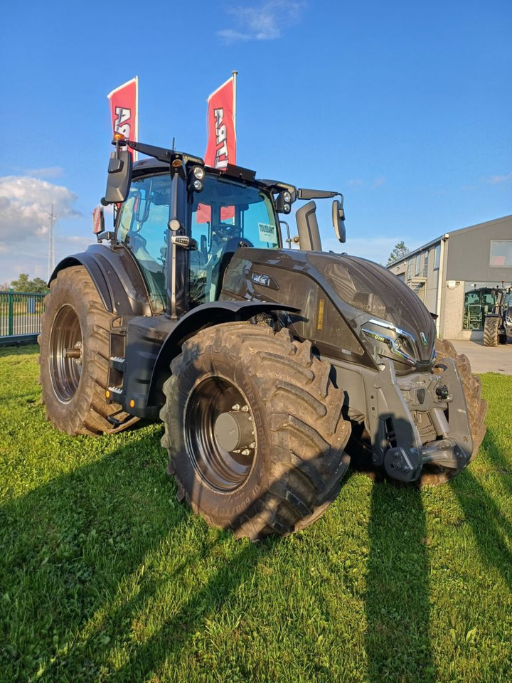 Valtra Q245 - Трактор: фото 1 Valtra Q245 - Трактор: фото 1