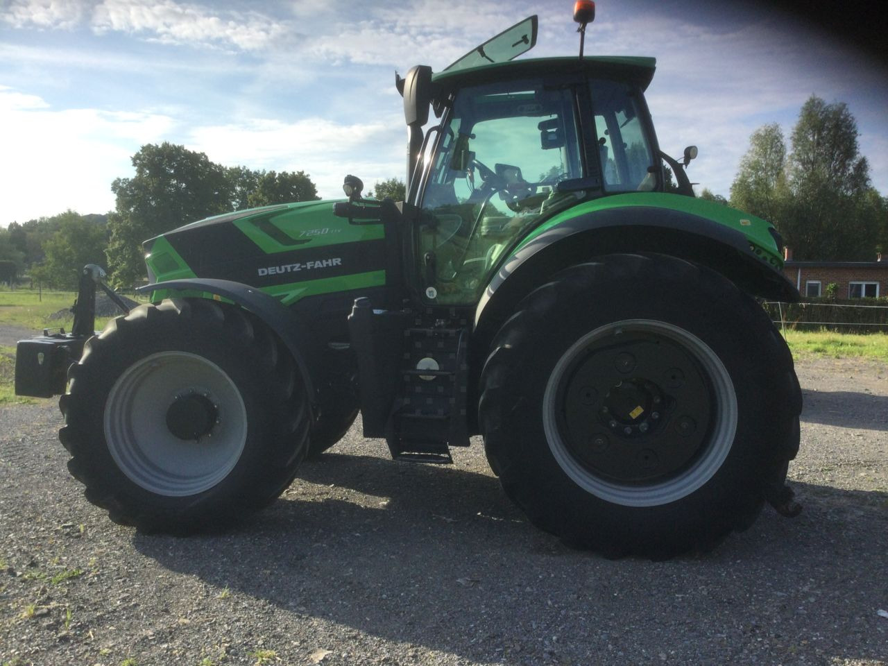 Deutz-Fahr AGROTRON 7250 TTV - Трактор: фото 2 Deutz-Fahr AGROTRON 7250 TTV - Трактор: фото 2