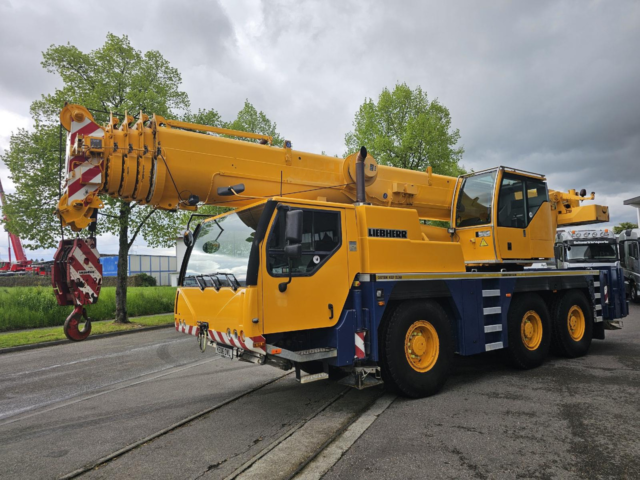 Liebherr LTM 1055-3.1 (06 - 056 016) | 6 x 6 - Мобильный кран: фото 2 Liebherr LTM 1055-3.1 (06 - 056 016) | 6 x 6 - Мобильный кран: фото 2