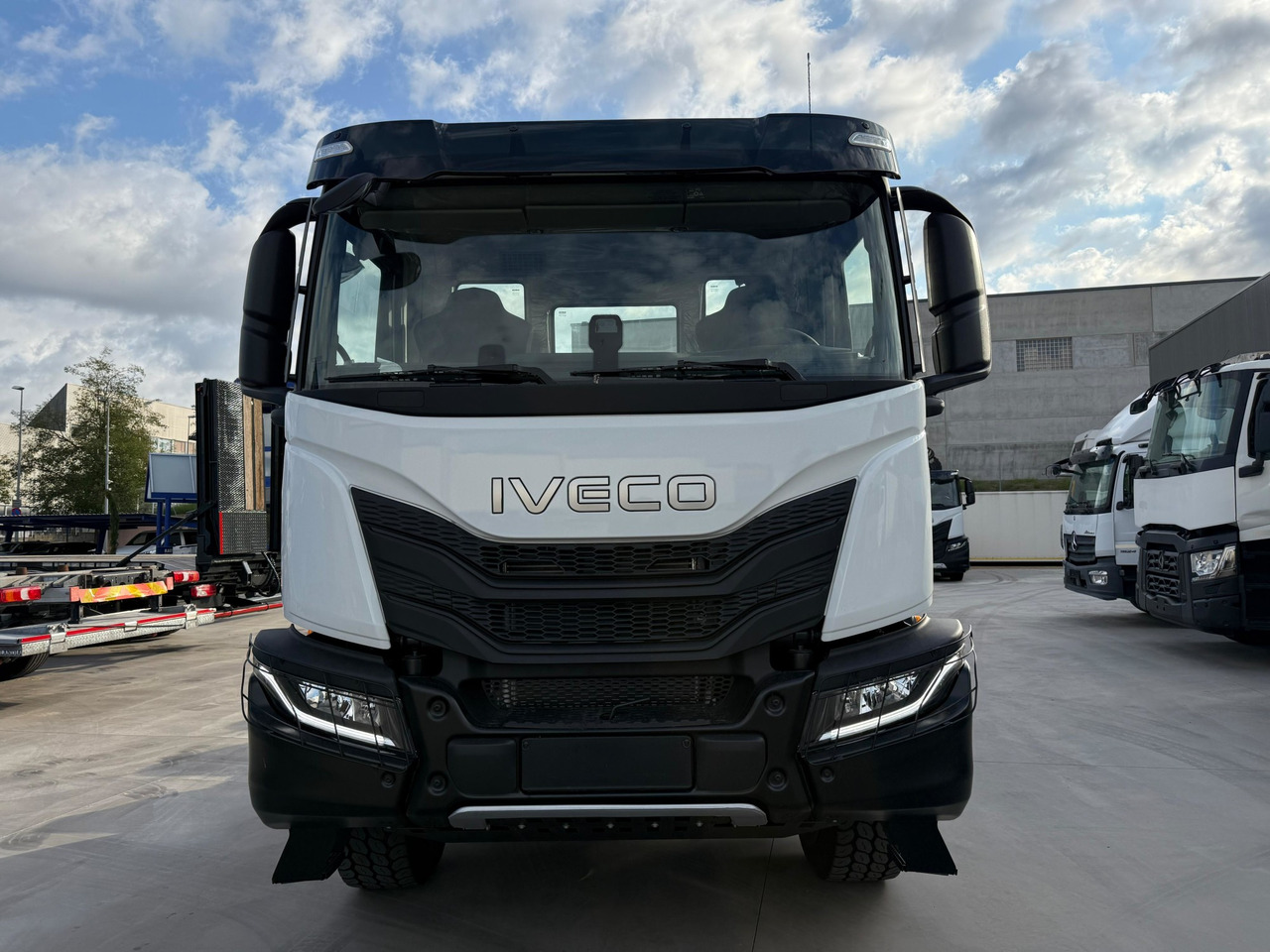 IVECO AD300X46Z OFF X-Way HI-TRACTION E6 (Chassis) - Грузовик-шасси: фото 3 IVECO AD300X46Z OFF X-Way HI-TRACTION E6 (Chassis) - Грузовик-шасси: фото 3