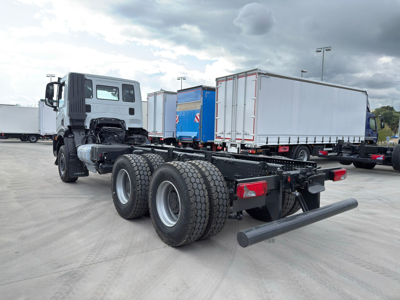 IVECO AD380T46 6x4 E6 (Chassis) - Грузовик-шасси: фото 5 IVECO AD380T46 6x4 E6 (Chassis) - Грузовик-шасси: фото 5