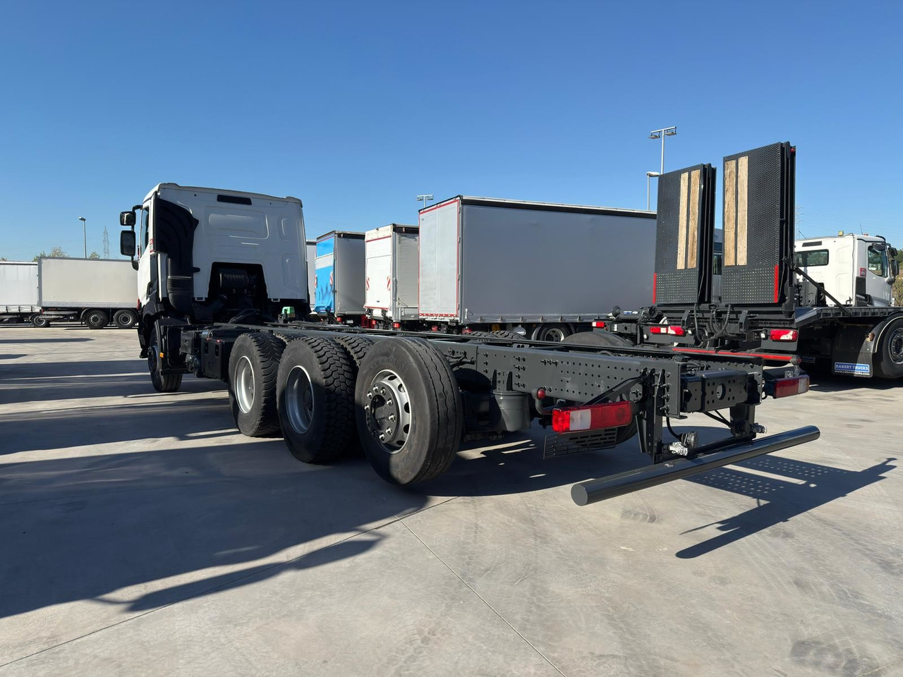 RENAULT C460 E6 (Chassis) - Грузовик-шасси: фото 4 RENAULT C460 E6 (Chassis) - Грузовик-шасси: фото 4