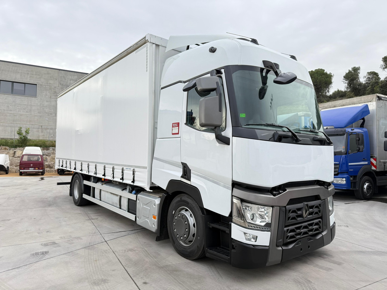 RENAULT T430 E6 (Tauliner) - Тентованный грузовик: фото 2 RENAULT T430 E6 (Tauliner) - Тентованный грузовик: фото 2