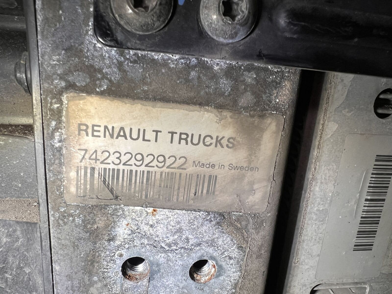 Renault  - Радиатор: фото 3 Renault  - Радиатор: фото 3