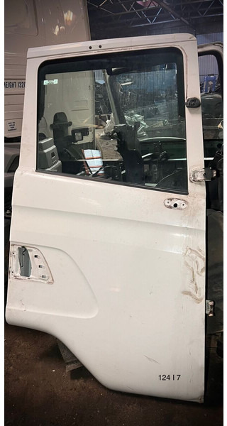 Scania Euro 6 (right side) - Дверь и запчасти: фото 1 Scania Euro 6 (right side) - Дверь и запчасти: фото 1