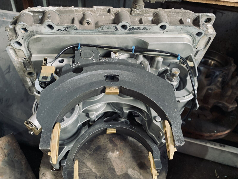 Volvo FH - Коробка передач: фото 2 Volvo FH - Коробка передач: фото 2