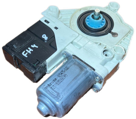 Volvo - Стеклоподъёмник: фото 3 Volvo - Стеклоподъёмник: фото 3