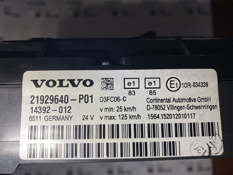 Volvo - Приборная панель: фото 2 Volvo - Приборная панель: фото 2