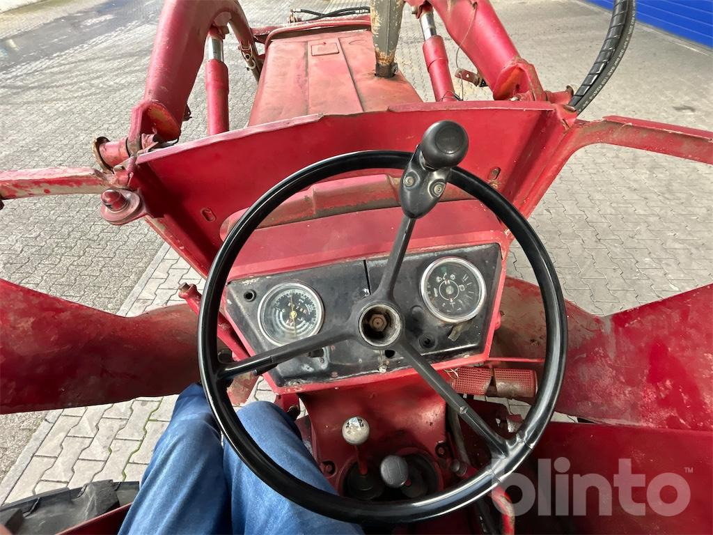 Трактор Case IHC 654: фото 13
