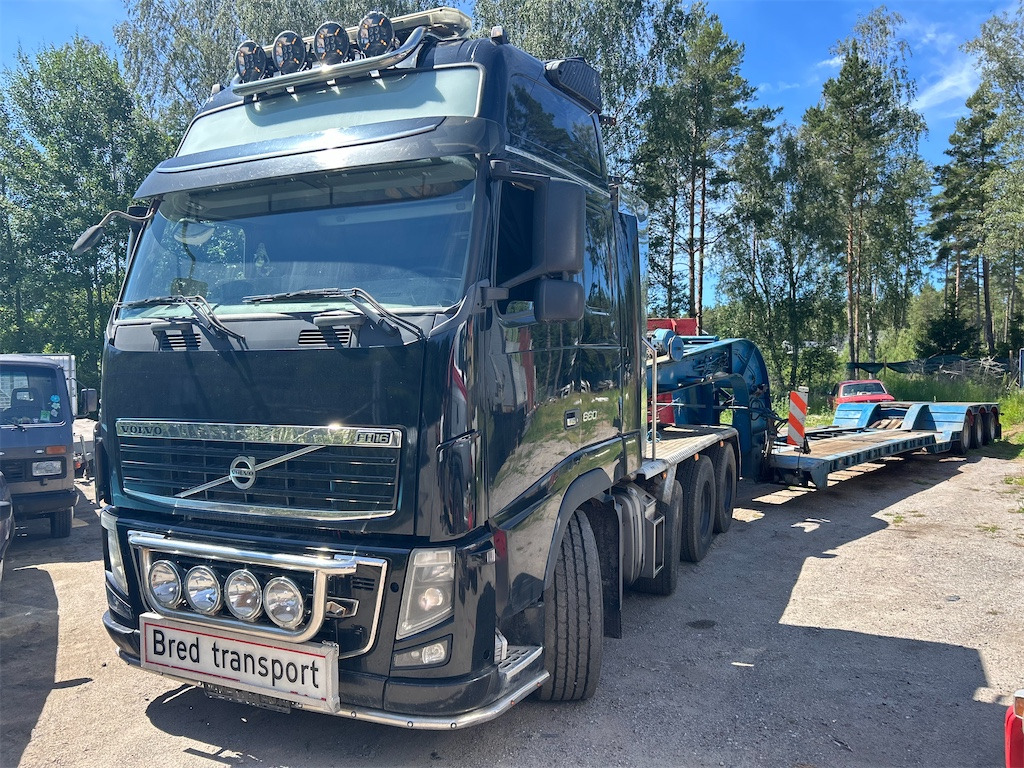 Dragbil / VOLVO FH16 660 med 5:e axel och maskinsläp / Säljes som ekipage - Другая техника: фото 1 Dragbil / VOLVO FH16 660 med 5:e axel och maskinsläp / Säljes som ekipage - Другая техника: фото 1