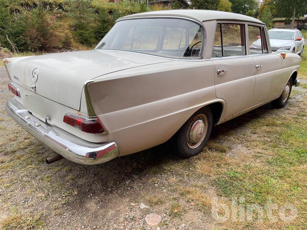 MERCEDES-BENZ 190 D C - Другая техника: фото 5 MERCEDES-BENZ 190 D C - Другая техника: фото 5