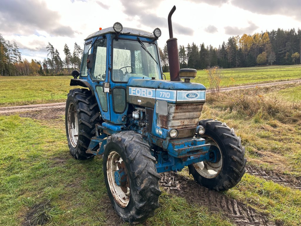 FORD 7710 4WD med trepunkts adapter - Трактор: фото 4 FORD 7710 4WD med trepunkts adapter - Трактор: фото 4