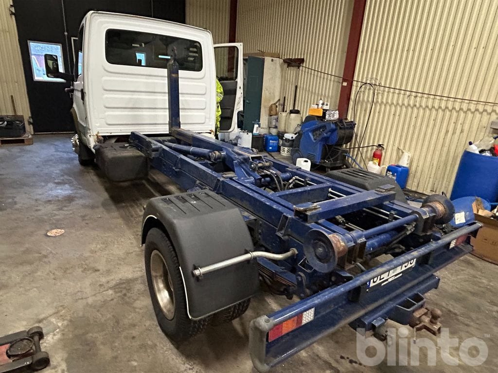 IVECO 65C15 - Крюковой мультилифт: фото 2 IVECO 65C15 - Крюковой мультилифт: фото 2