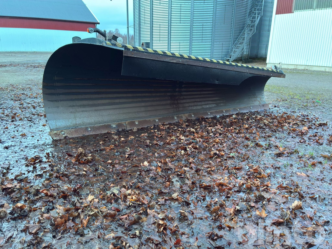 Stark Ufo - Отвал для снега: фото 5 Stark Ufo - Отвал для снега: фото 5