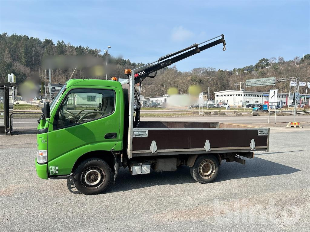 Toyota Dyna 100 2,5 TD - Грузовик бортовой/ Платформа, Автоманипулятор: фото 1 Toyota Dyna 100 2,5 TD - Грузовик бортовой/ Платформа, Автоманипулятор: фото 1