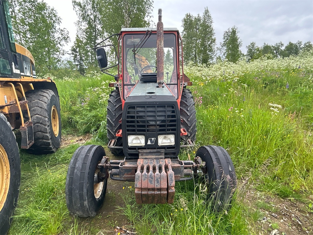 VALMET 604 - Трактор: фото 2 VALMET 604 - Трактор: фото 2