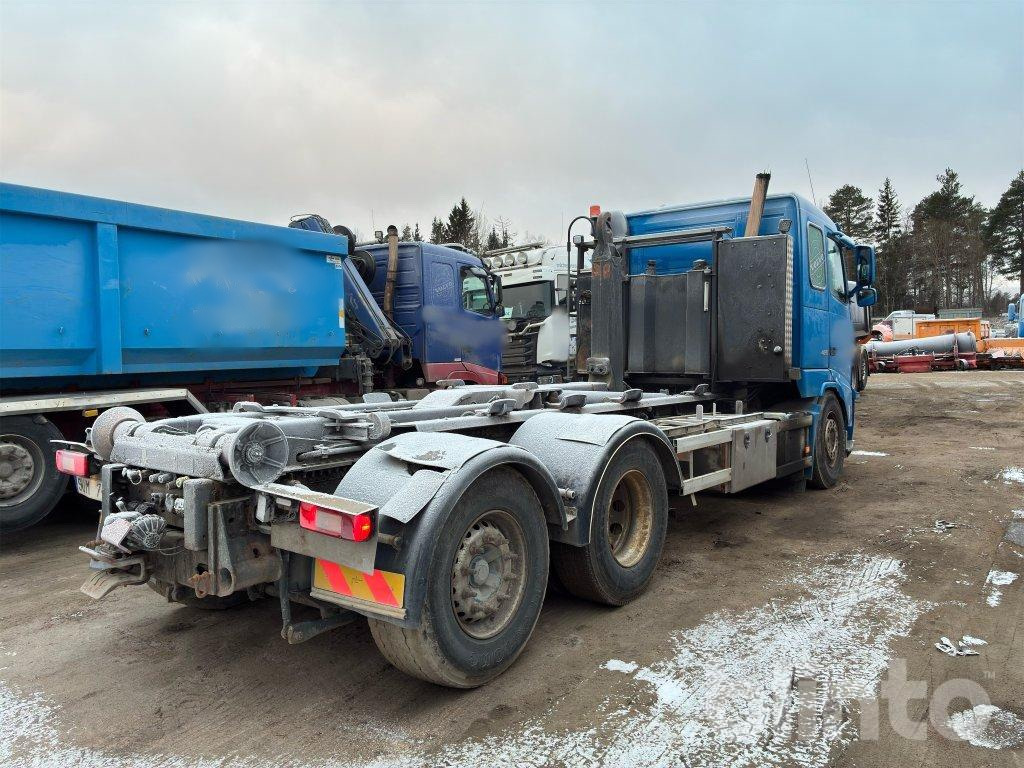VOLVO FH 420 6*2 - Крюковой мультилифт: фото 4 VOLVO FH 420 6*2 - Крюковой мультилифт: фото 4
