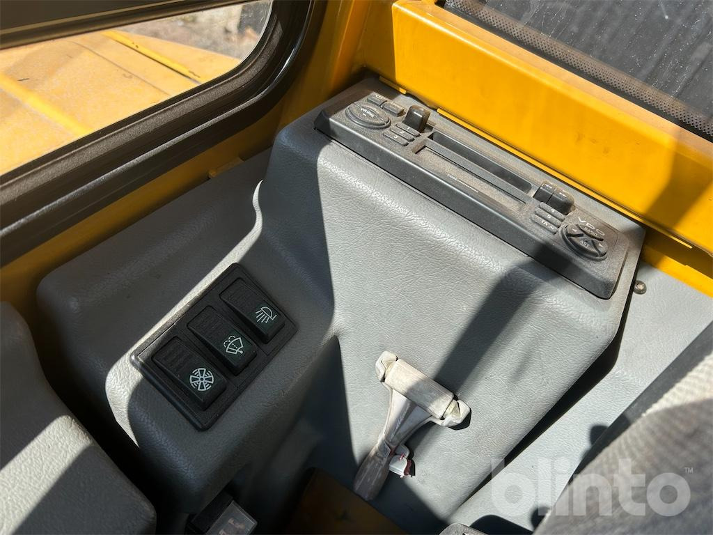 Мини-экскаватор Volvo ECR38: фото 48