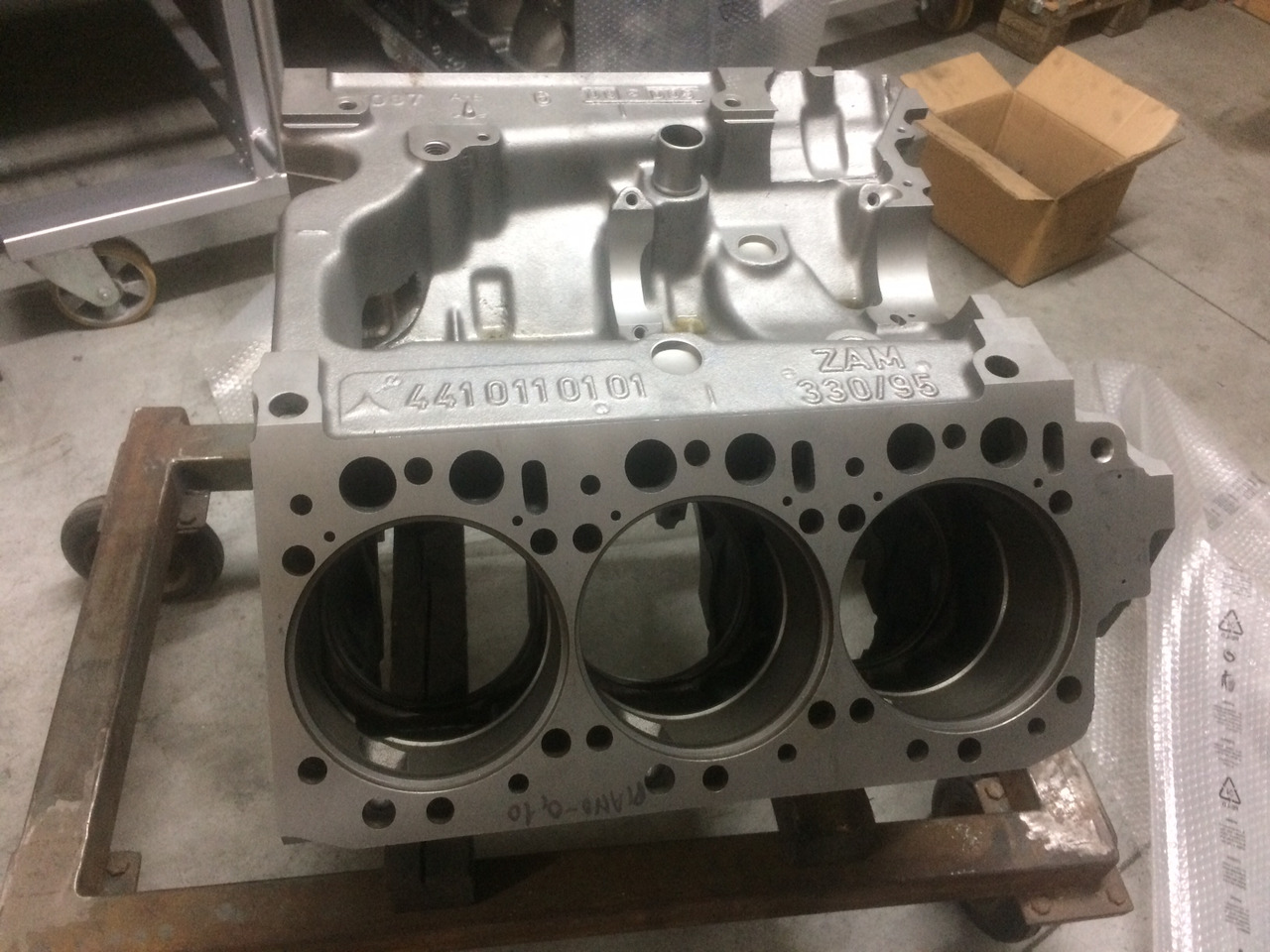 BASAMENTO MERCEDES OM441 - RIF. MERCEDES 4410100208 - Картер: фото 2 BASAMENTO MERCEDES OM441 - RIF. MERCEDES 4410100208 - Картер: фото 2