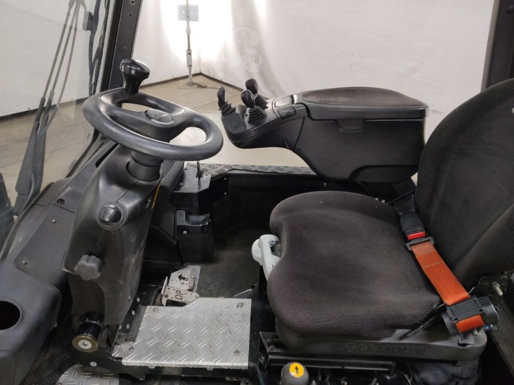 Электропогрузчик Linde E30HL-01/600: фото 7 Электропогрузчик Linde E30HL-01/600: фото 7