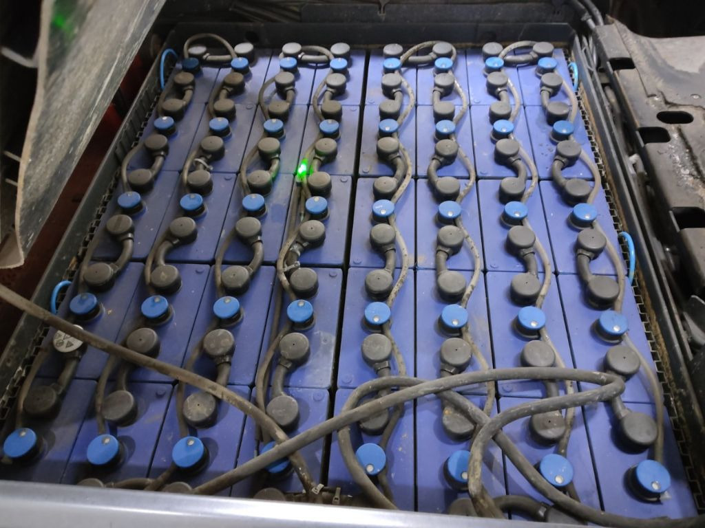 Электропогрузчик Linde E30HL-01/600: фото 8 Электропогрузчик Linde E30HL-01/600: фото 8