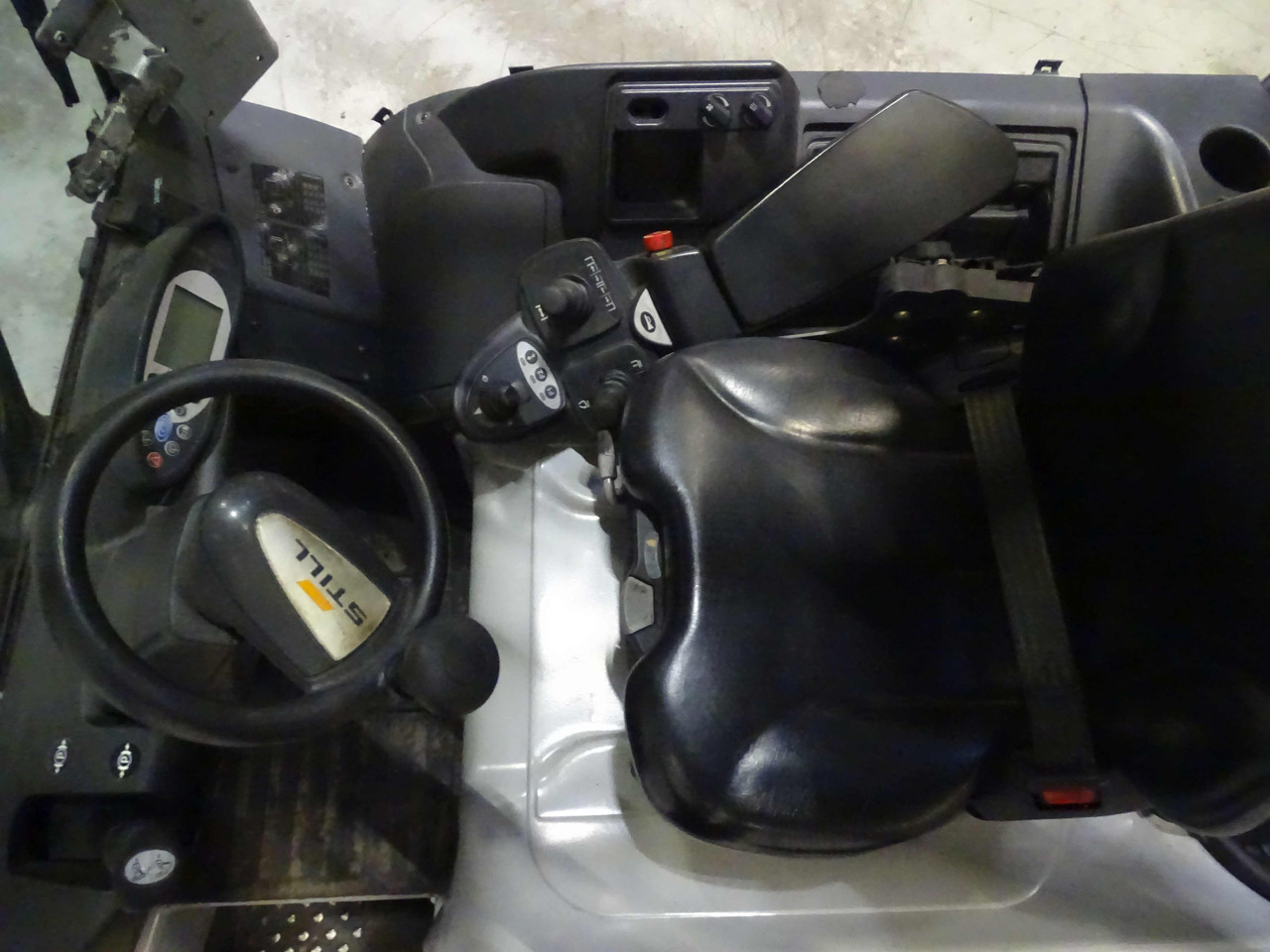 Still RX60-40 - Электропогрузчик: фото 3 Still RX60-40 - Электропогрузчик: фото 3