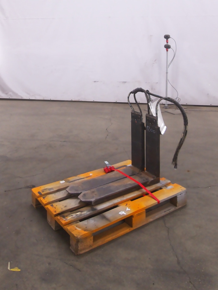 Weitere RG4-25-800-400 - Вилы: фото 1 Weitere RG4-25-800-400 - Вилы: фото 1