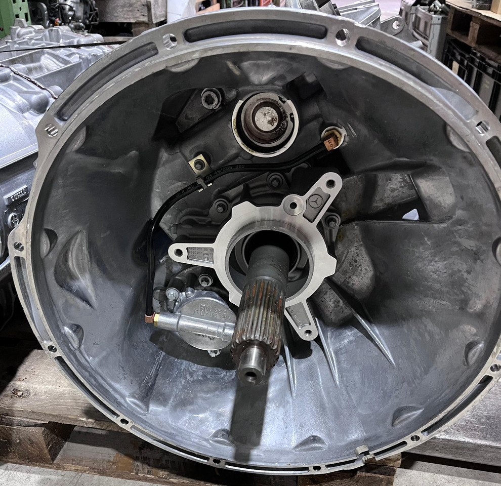 MERCEDES-BENZ Actros Transmission A960 261 0929 - Трансмиссия: фото 1 MERCEDES-BENZ Actros Transmission A960 261 0929 - Трансмиссия: фото 1