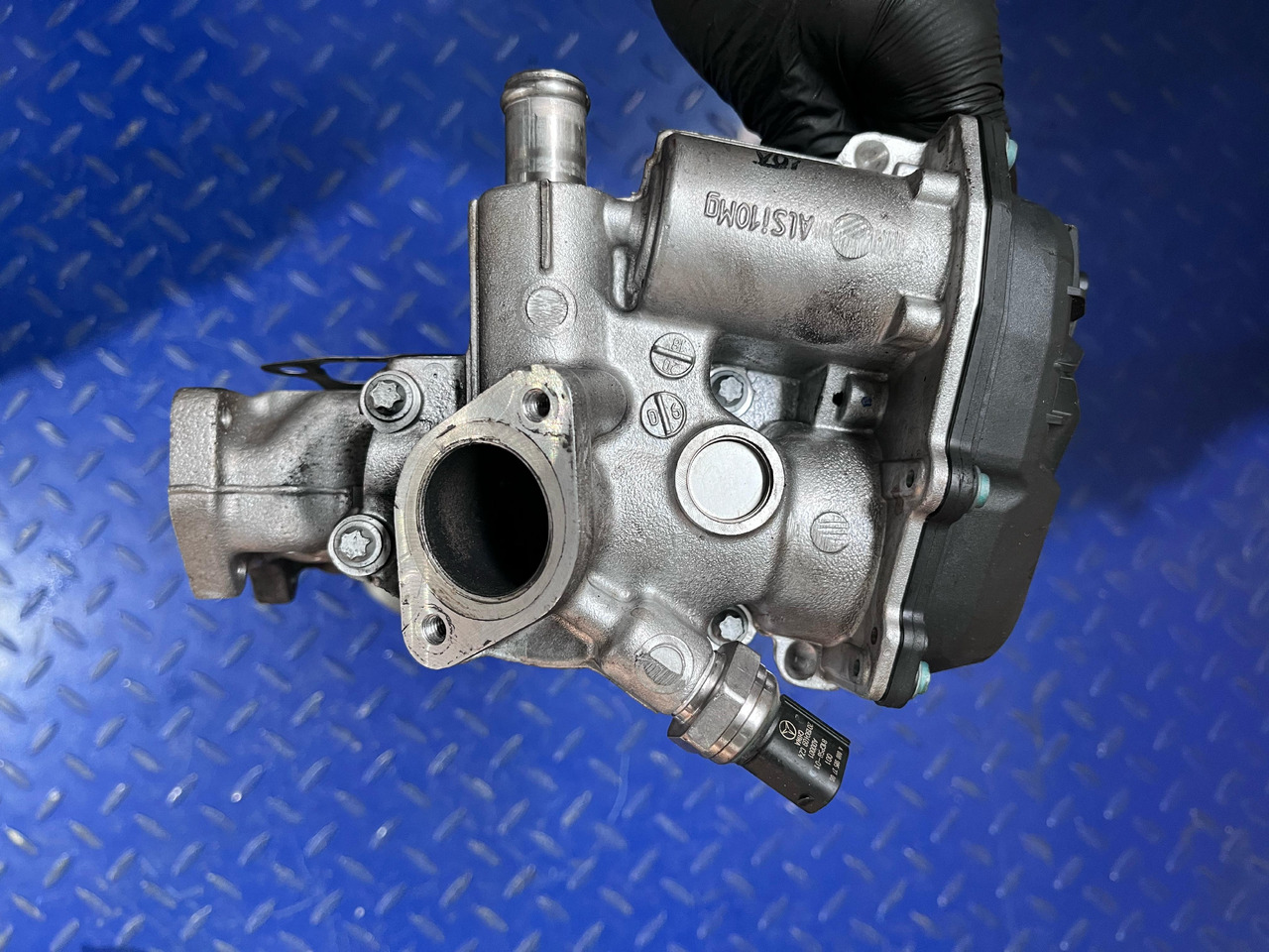 Выпускной коллектор Mercedes Benz A642090 8337 / 7737: фото 6 Выпускной коллектор Mercedes Benz A642090 8337 / 7737: фото 6