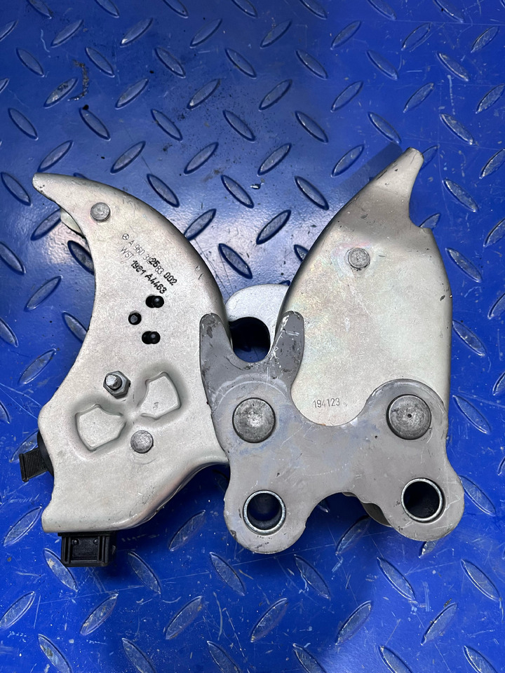 Mercedes Benz A9603102583 - Кабина и интерьер: фото 4 Mercedes Benz A9603102583 - Кабина и интерьер: фото 4